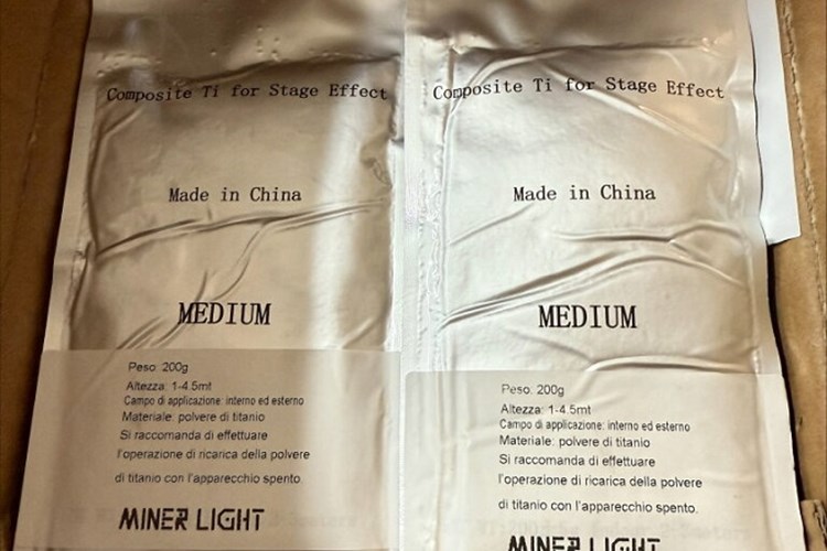 Slika /17410 Javni poziv za prikupljanje pisanih ponuda za VI javnu prodaju za robu PCU Split; titanov prah, deterdženti, boja u kantama/titan prah.jpg